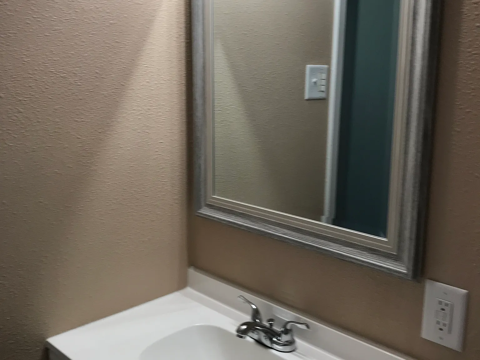 3 bed, 950 sqft, $1,425 — Photo 4