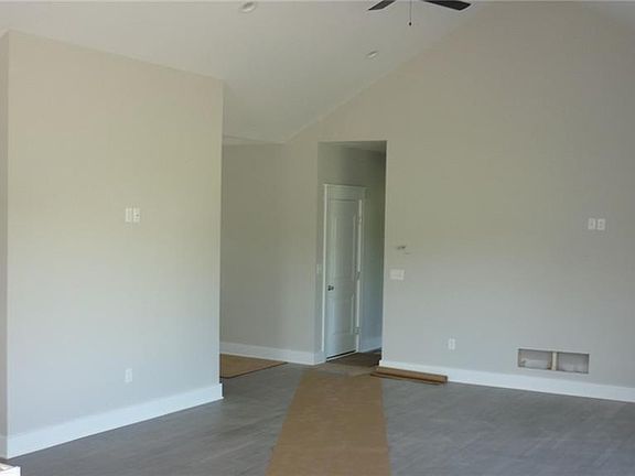 4th image of 4375 Green Briar Way