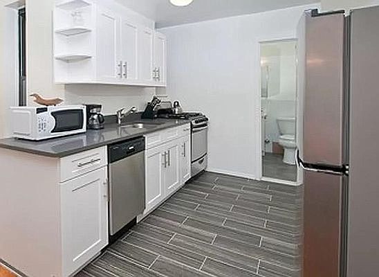 4th image of 346 E 49th St APT 4C