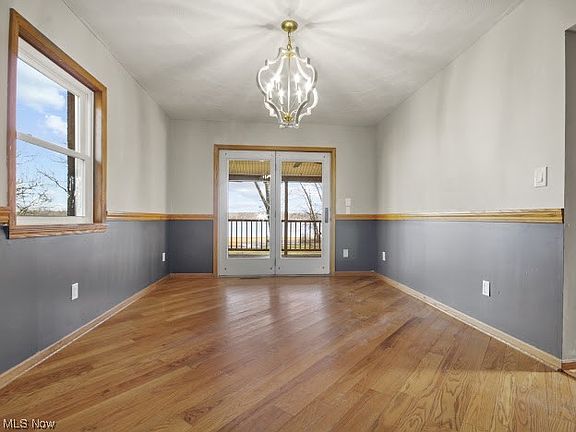 5th image of 179 Wavecrest Ave