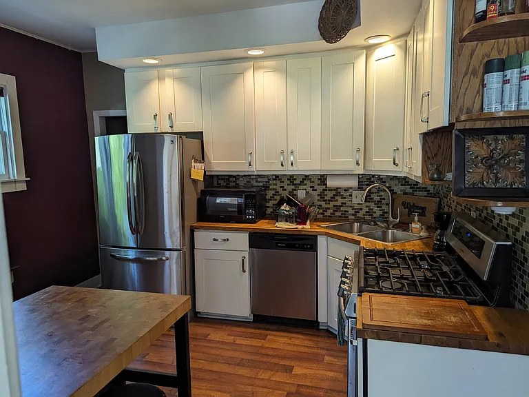 434 E Chapin St — Photo 21