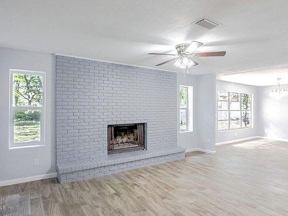 3rd image of 1842 Mount Vernon Dr