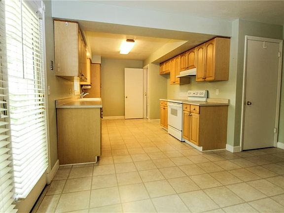 5th image of 42851 Haven Dr