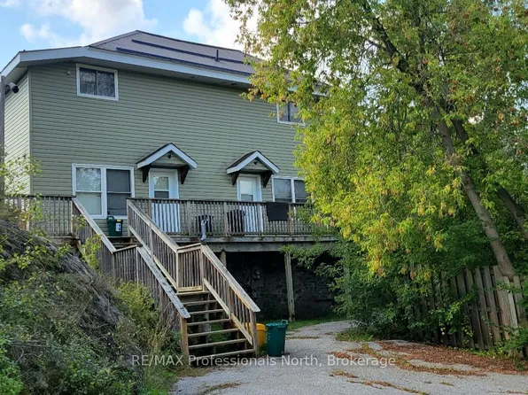 9 West Rd, Huntsville, ON P1H 1K9