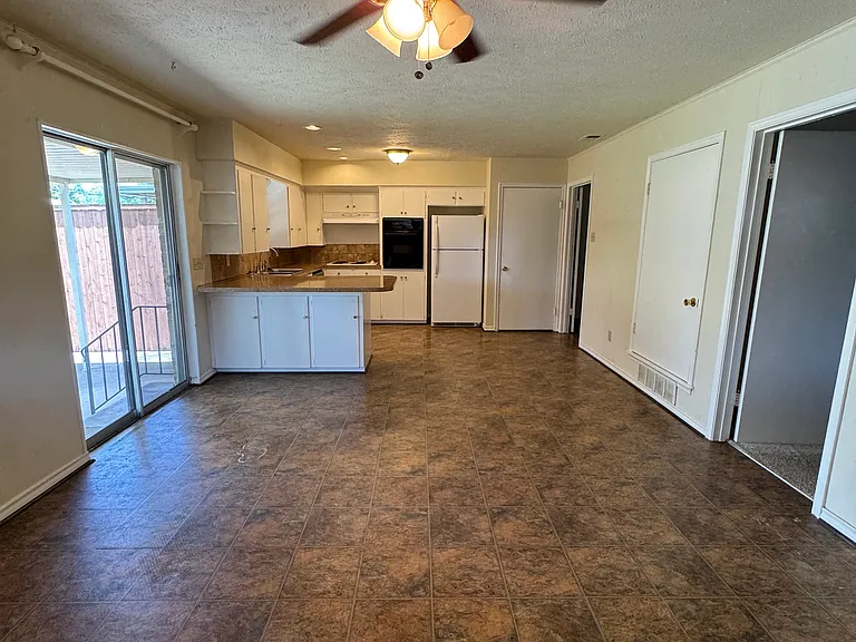 11037 Joymeadow Dr — Photo 10