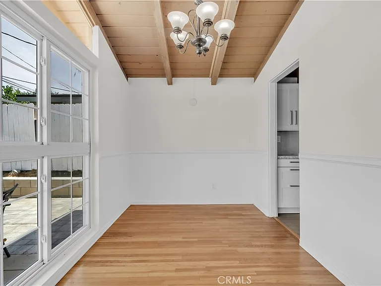 16433 Kingsbury St — Photo 10