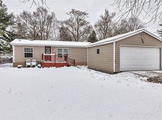 4695 NW 52nd St, Des Moines, IA 50310