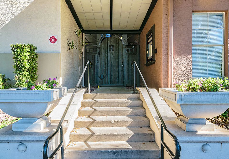 Front Entryway
