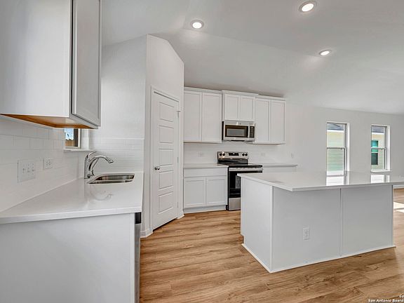 2nd image of 4303 Carlotta Drive