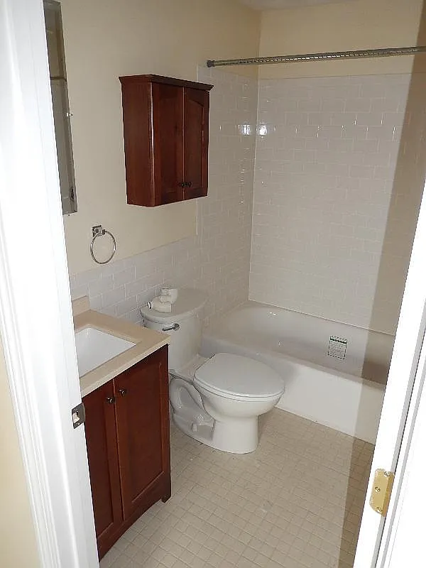 4 Douglass St — Photo 4