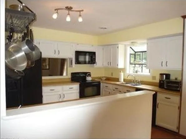 101 Warehouse Crse, Yorktown, VA 23692