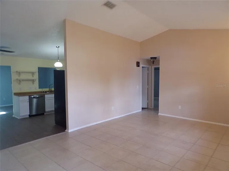 18407 Avon Ave — Photo 3