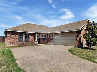 135 Autumn Trl, Red Oak, TX 75154