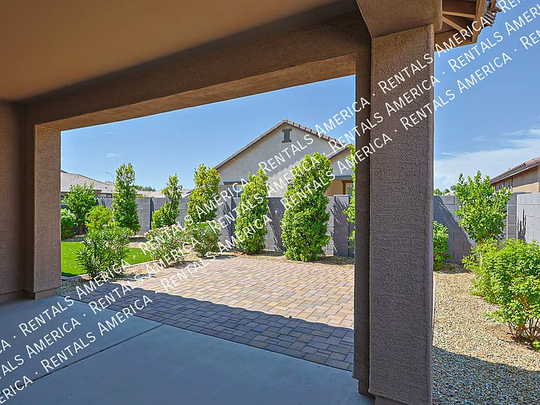 10218 W Piccadilly Rd — Photo 31