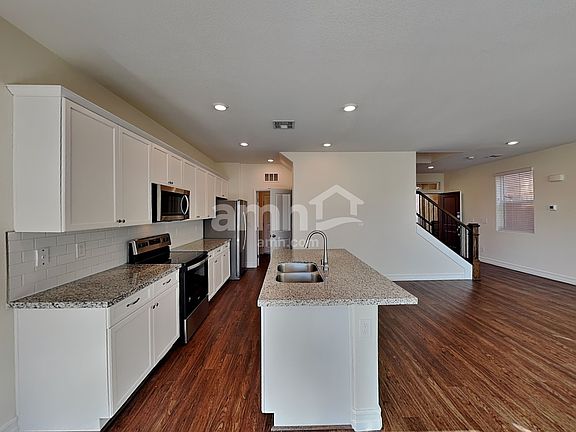 4th image of 10455 Marias St