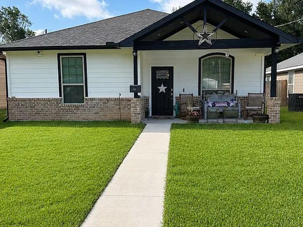 707 W Evans Streets, Hearne, TX 77859