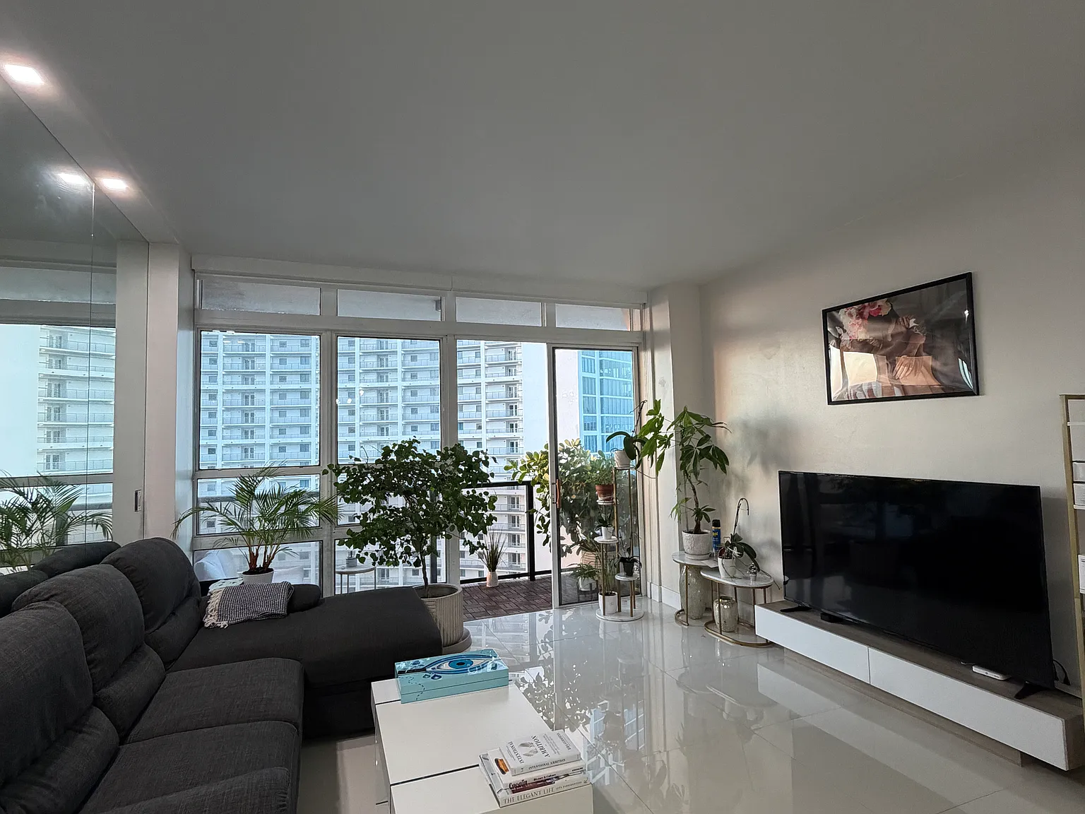 1 bed, 1.5 bath, 757 sqft, $3,500 — Photo 3