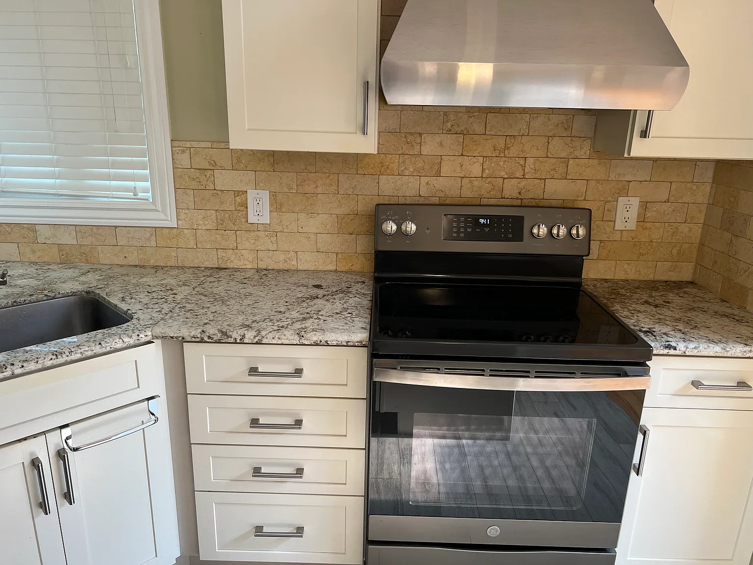 143 Highland Oaks Dr — Photo 4