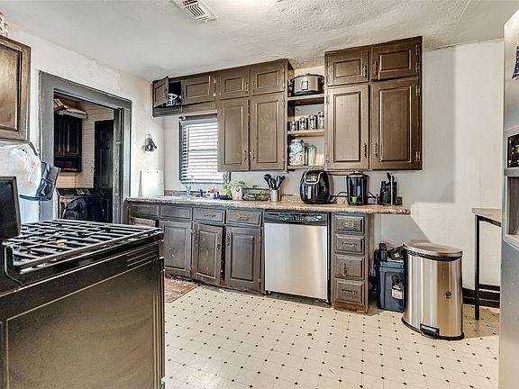 4th image of 3006 NW 25th St
