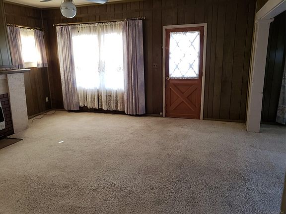 5th image of 136 W 11th Ave