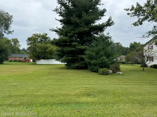 0 Ellisia Rd, Commerce Township, MI 48382