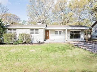 546 Westvale Rd, Kansas City, KS 66102