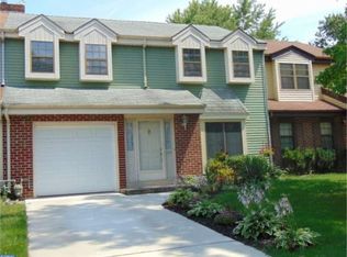 308 Carleton Ln, Mount Laurel, NJ 08054