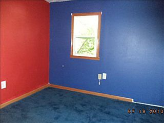 3rd image of 936 Colonial Dr