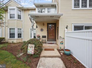 10 Fryer Ct, Hightstown, NJ 08520