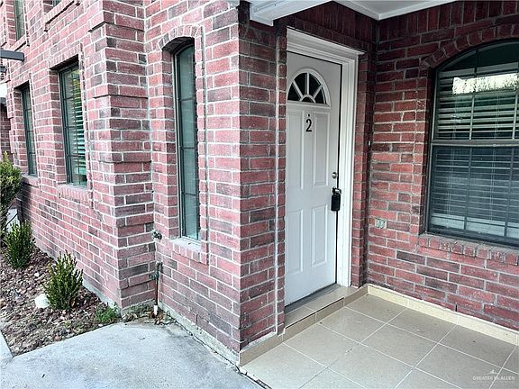 2nd image of 213 S 49th St APT 2