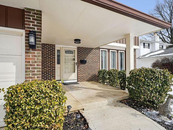 3rd image of 2112 Cardington Ave