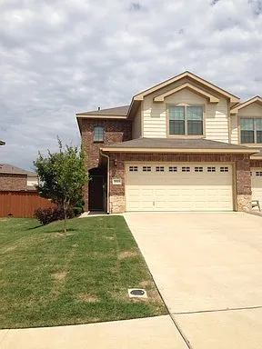 2304 Wood River Pkwy — Photo 1