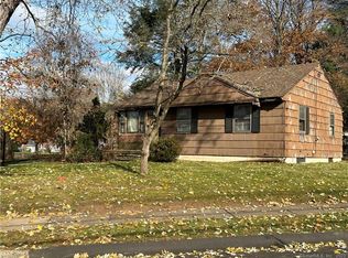 27 Parkview Dr, Plantsville, CT 06479