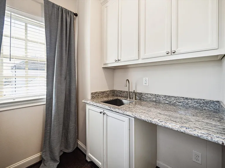 2717 Cohn St — Photo 31