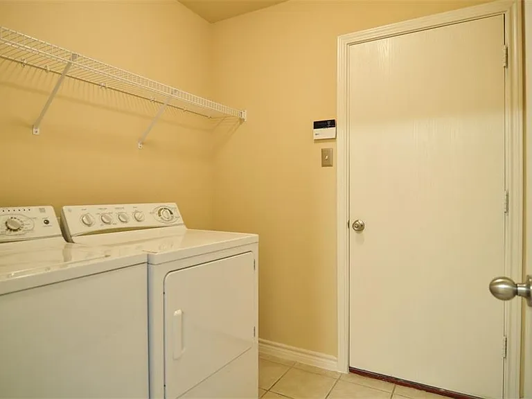 1207 Fox Trail Dr — Photo 20