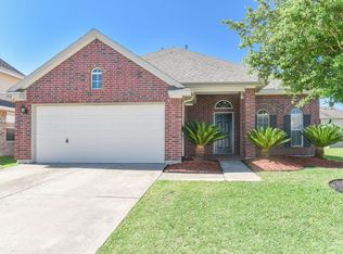904 Almond St, Baytown, TX 77521