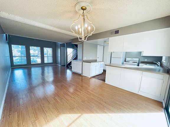 5th image of 3963 S Torrey Pines Dr