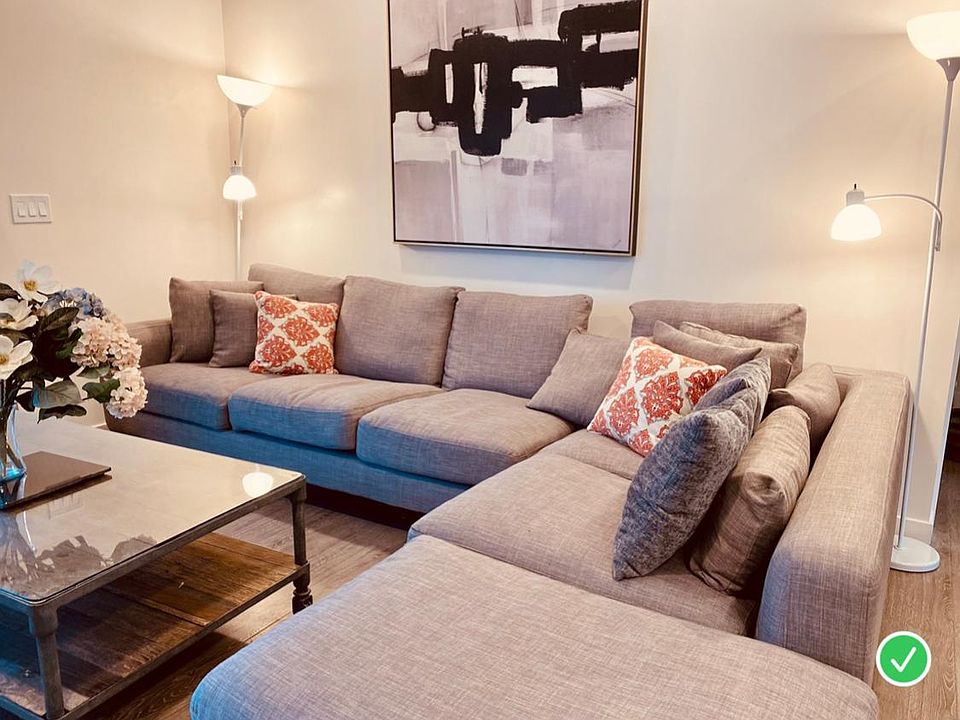 1st image of 651 Calle Ladera