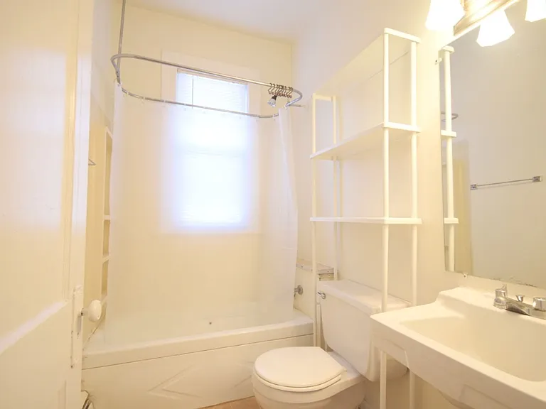 2121 Hennepin Ave S — Photo 11