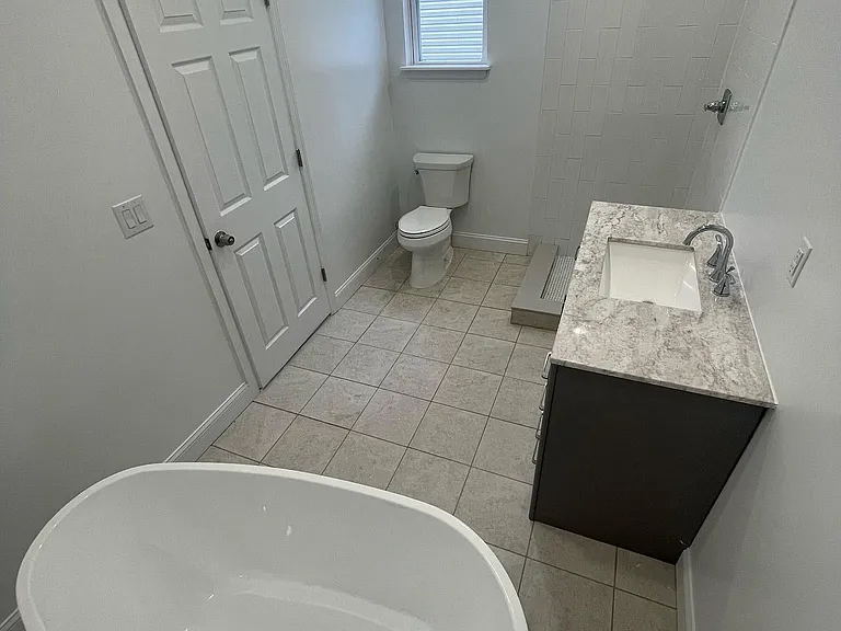 33 12th Ave #2 — Photo 4