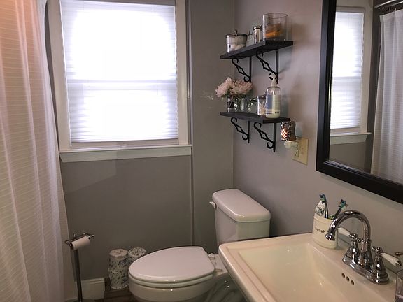 1st Floor Bathroom