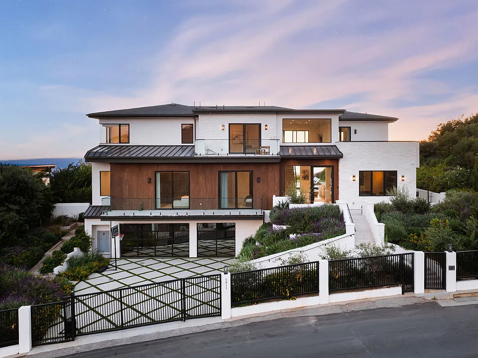 5811 Murphy Way