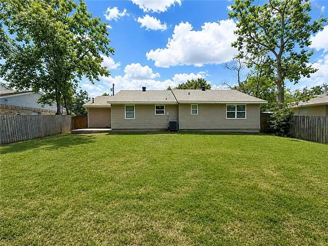 4011 Parkbrook Dr — Photo 12