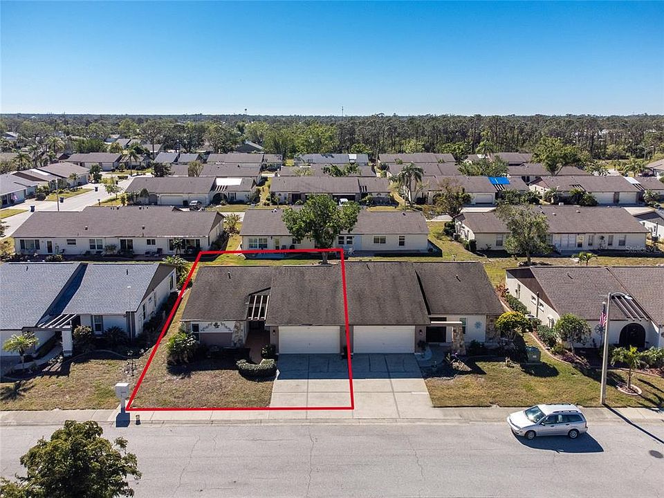 1st image of 211 Persimmon St