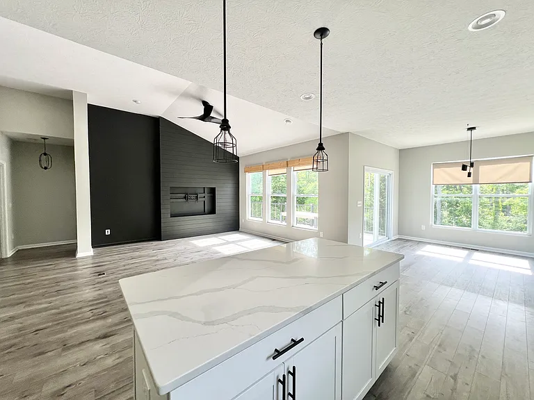 1355 Tiburon Dr — Photo 8