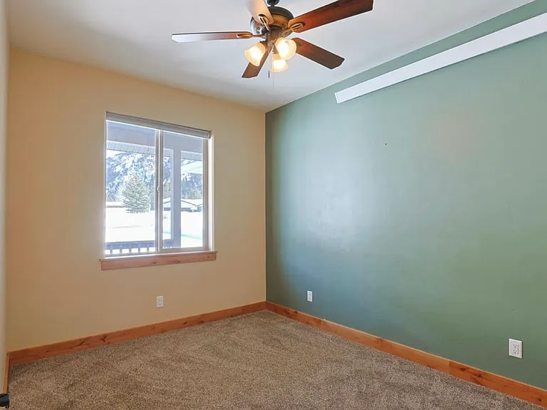 111 Last Chance Dr — Photo 13