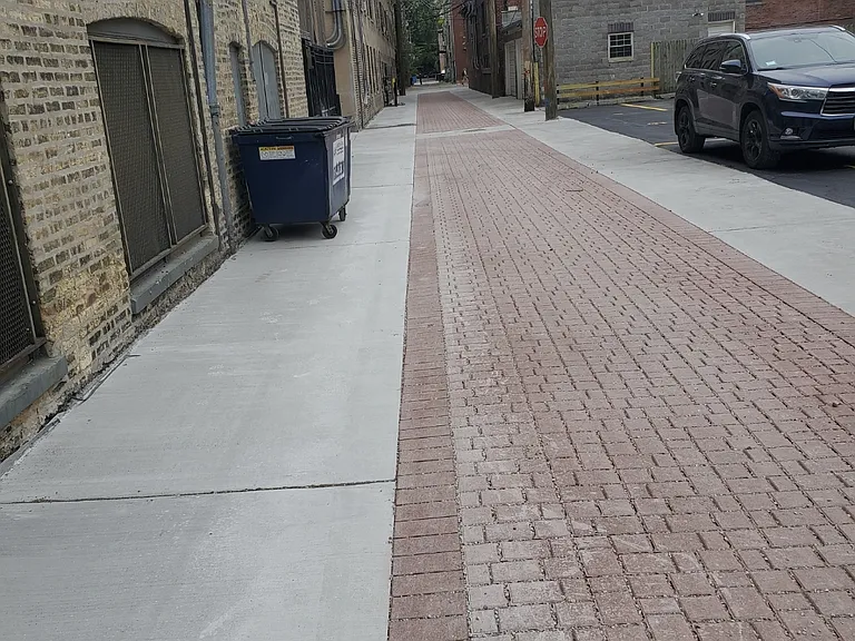 1523 W Lunt Ave #1B — Photo 15