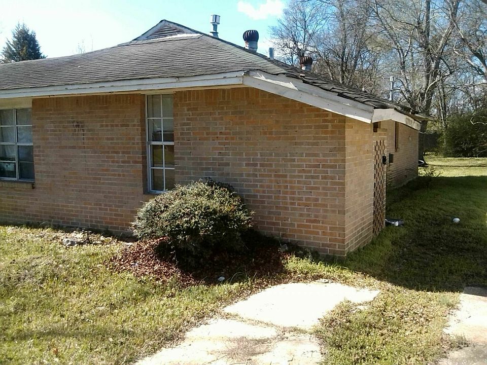 2nd image of 3378 Roundtree Rd