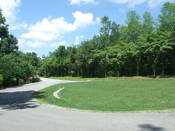 4th image of 316 Saloli Ln