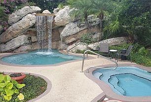 5th image of 7310 Westpointe Blvd APT 617